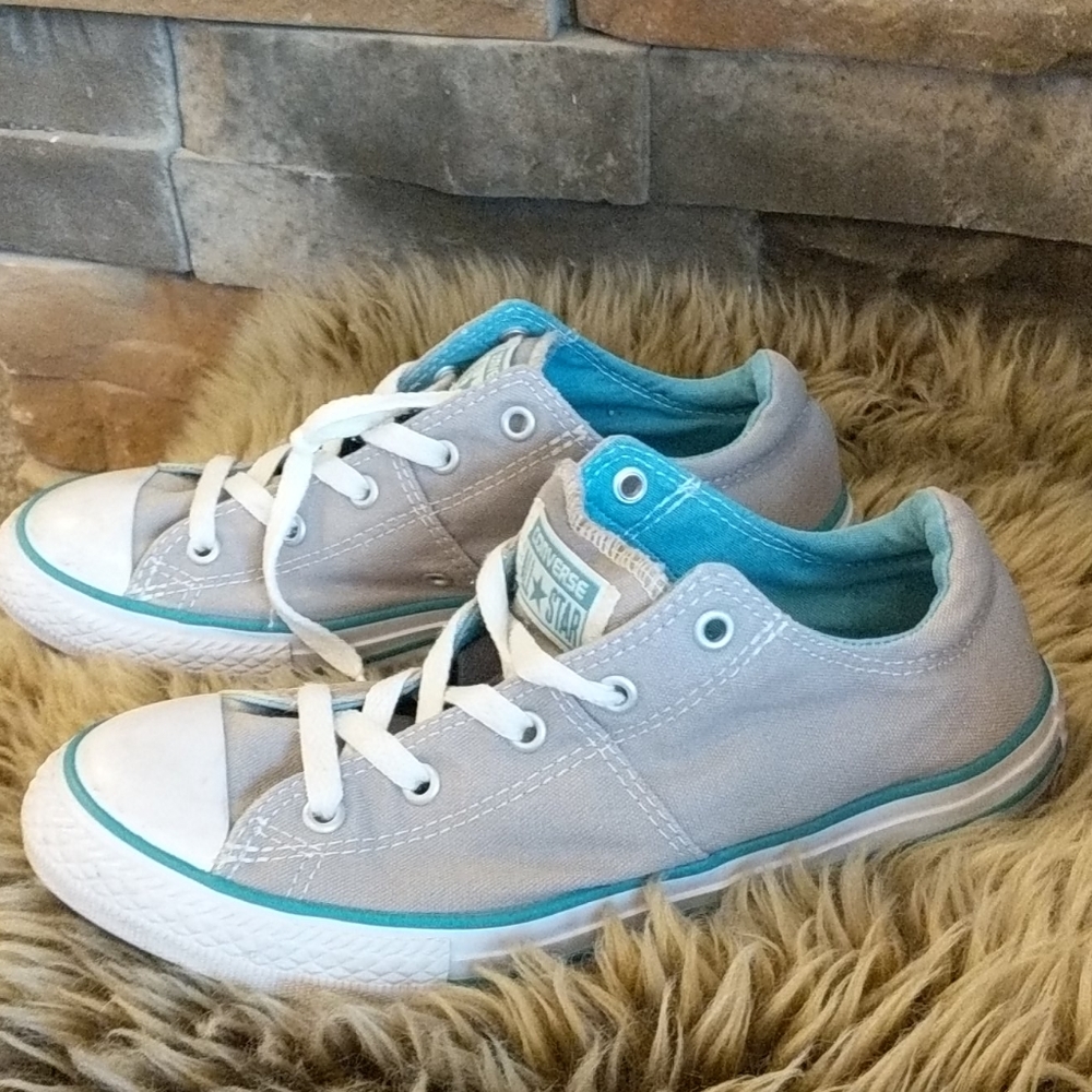 Converse Shoes! Kids size 4! Women's size 7!